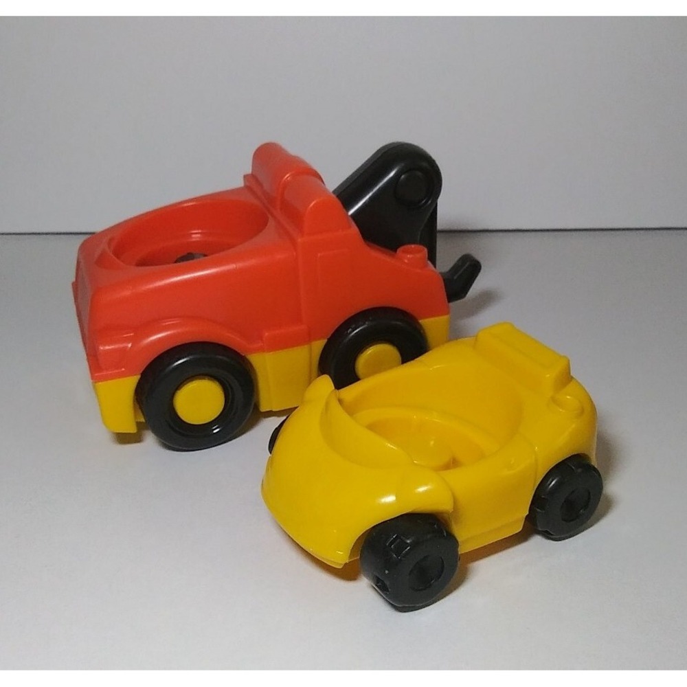 2006 Fisher Price Little People Orange Tow Truck with Sounds and Yellow Car 1995